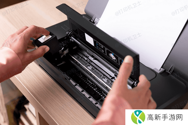 检查墨盒或碳粉盒 检查墨盒或碳粉盒